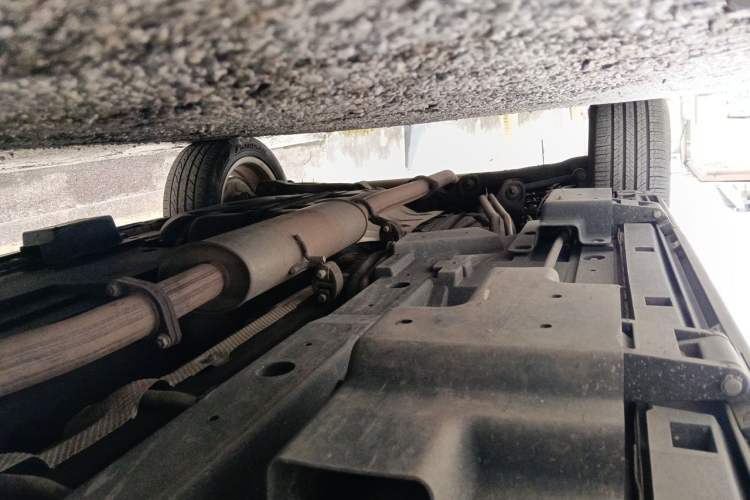 Used Zotye T800 2018 2.0T Automatic Prestige Smart Connectivity 7-Seater Chassis Front Right