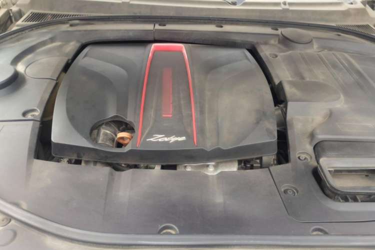 Used Zotye T800 2018 2.0T Automatic Flagship Smart Connectivity 7-Seater Engine Bay