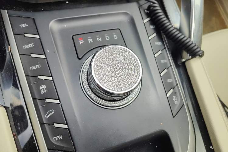 Used Zotye T800 2018 2.0T Automatic Luxury Connected 7-Seater Gear Lever