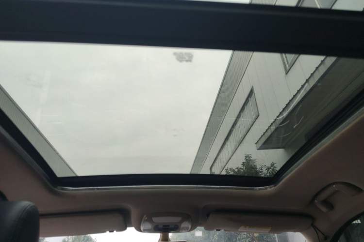 Used Zotye T800 2018 2.0T Automatic Prestige Smart Connectivity 7-Seater Headliner