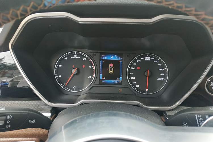 Used Zotye T800 2018 2.0T Automatic Luxury Connected 7-Seater Instrument Cluster