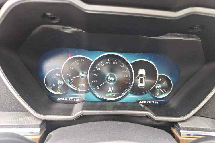 Used Zotye T800 2018 2.0T Automatic Luxury Connected 7-Seater Instrument Cluster