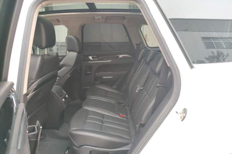 Used Zotye T800 2018 2.0T Automatic Prestige Smart Connectivity 7-Seater Interior 2