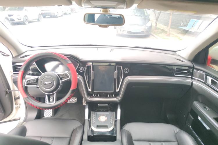 Used Zotye T800 2018 2.0T Automatic Prestige Smart Connectivity 7-Seater Interior 3
