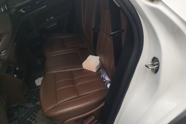 Used Zotye T800 2018 2.0T Automatic Flagship Smart Connectivity 7-Seater Interior 4