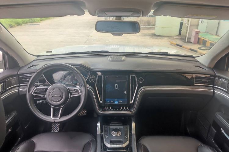 Used Zotye T800 2018 2.0T Automatic Prestige Smart Connectivity 7-Seater Interior 6