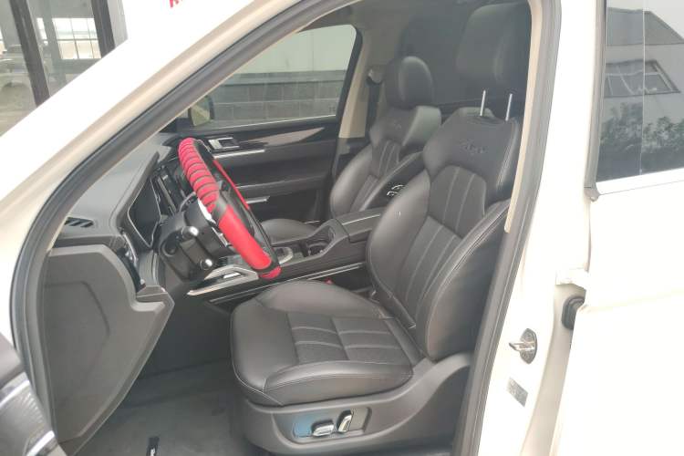 Used Zotye T800 2018 2.0T Automatic Prestige Smart Connectivity 7-Seater Left Front Seat