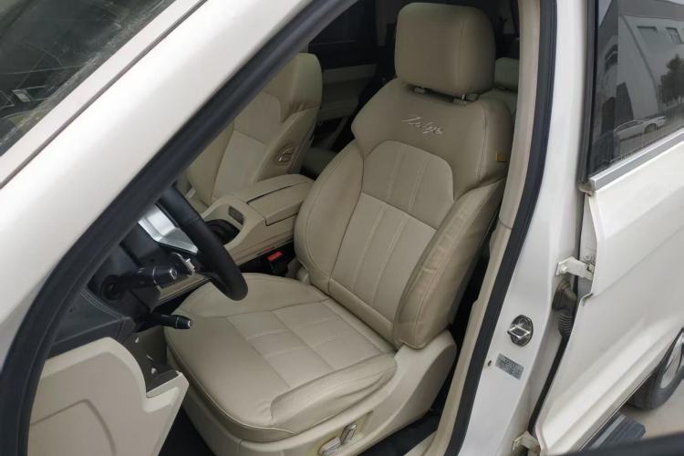 Used Zotye T800 2018 2.0T Automatic Prestige Smart Connectivity 7-Seater Left Front Seat