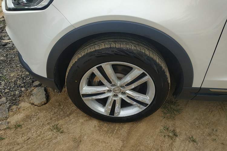 Used Zotye T800 2018 2.0T Automatic Luxury Connected 7-Seater Left Front Wheel Hub