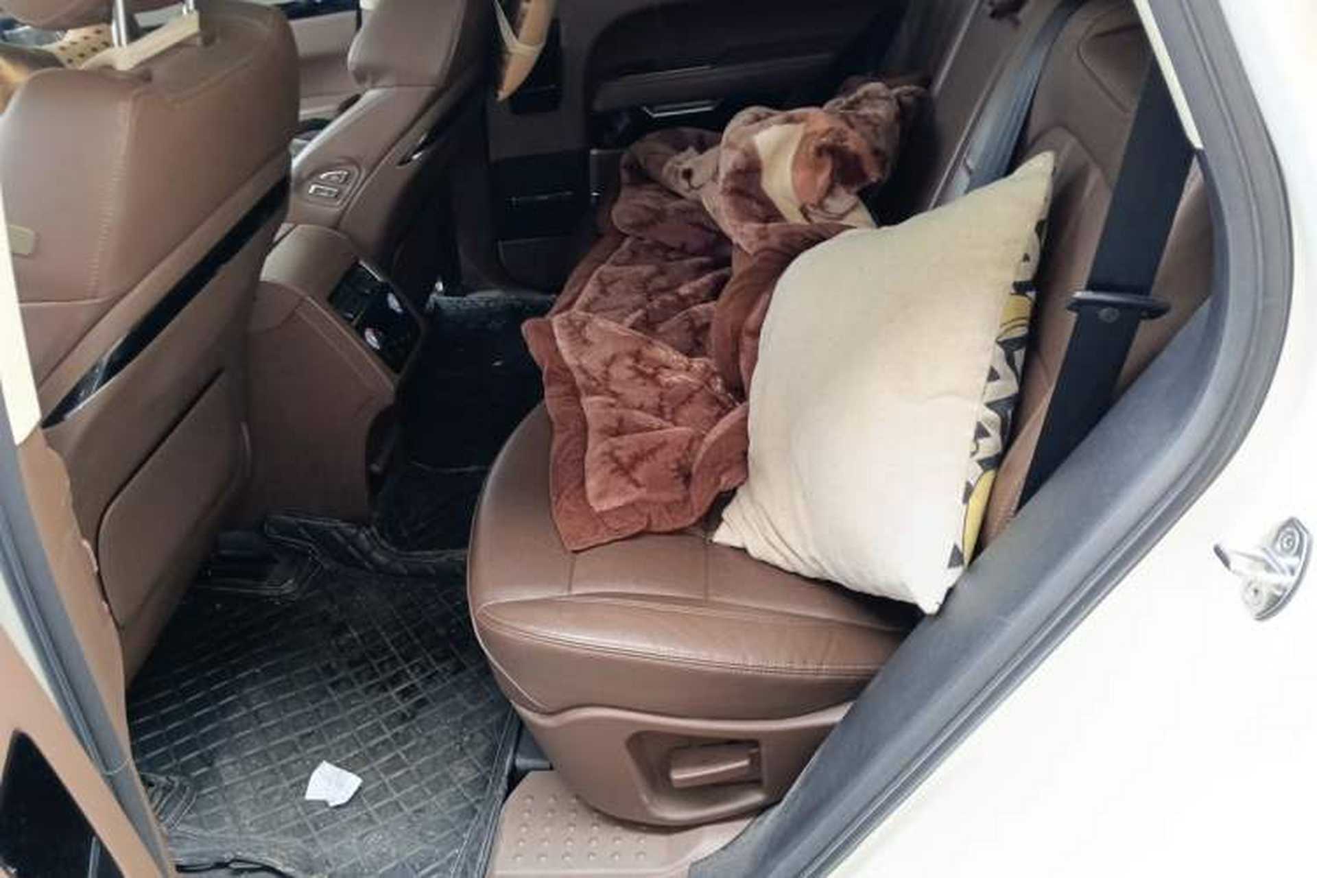 Used Zotye T800 2018 2.0T Automatic Prestige Smart Connectivity 7-Seater Left Rear Seat