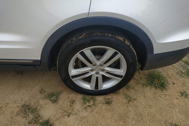 Used Zotye T800 2018 2.0T Automatic Luxury Connected 7-Seater Left Rear Wheel Hub