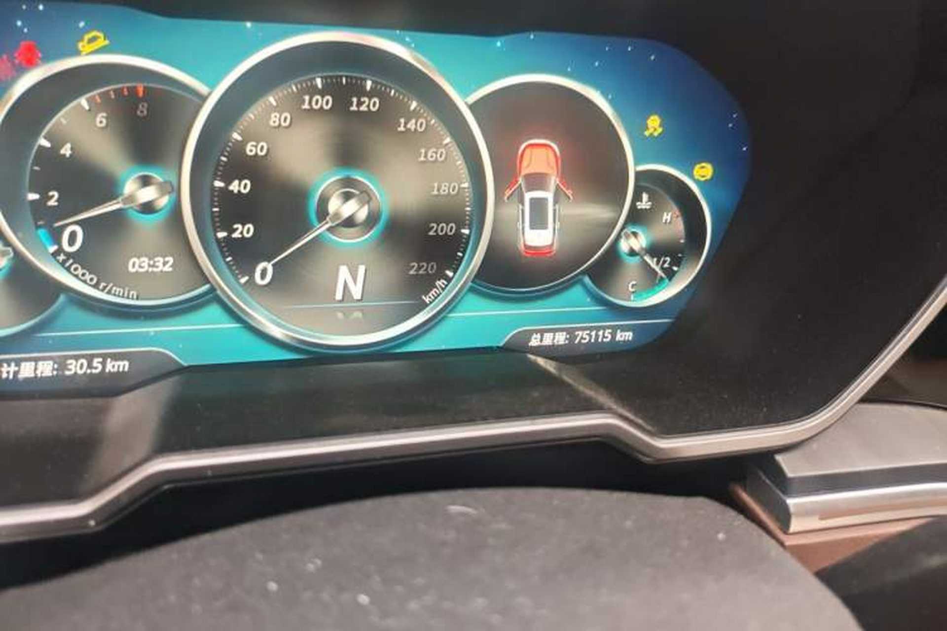 Used Zotye T800 2018 2.0T Automatic Prestige Smart Connectivity 7-Seater Odometer Close Up