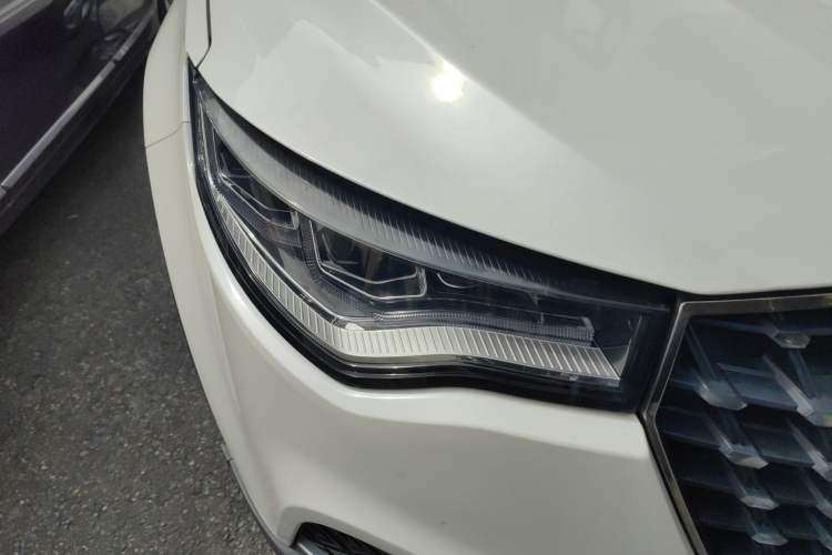 Used Zotye T800 2018 2.0T Automatic Luxury Connected 7-Seater Right Front Headlight
