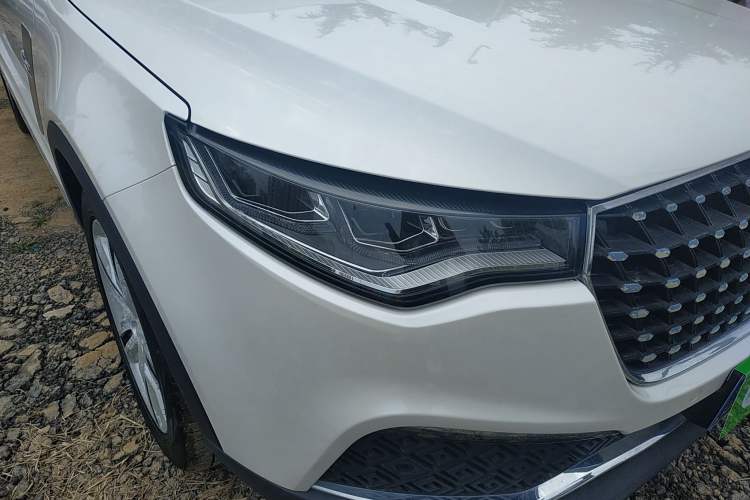 Used Zotye T800 2018 2.0T Automatic Luxury Connected 7-Seater Right Front Headlight