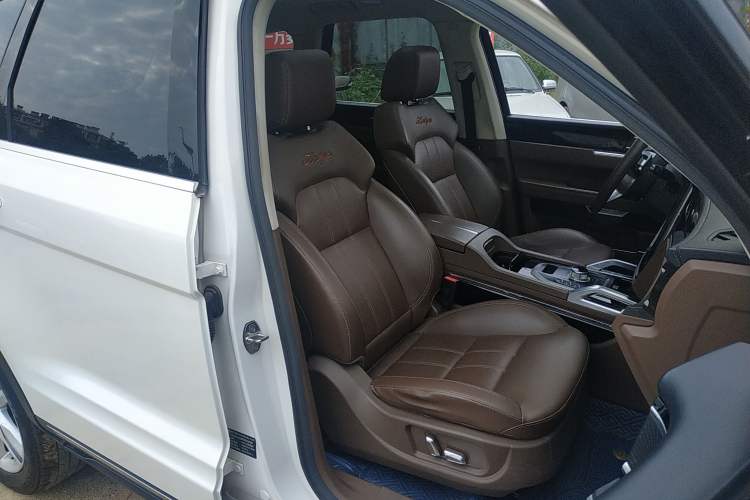 Used Zotye T800 2018 2.0T Automatic Luxury Connected 7-Seater Right Front Seat