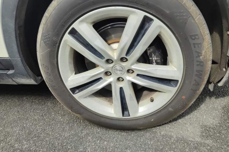 Used Zotye T800 2018 2.0T Automatic Luxury Connected 7-Seater Right Front Wheel Hub