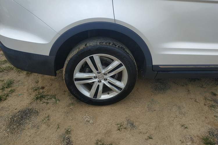 Used Zotye T800 2018 2.0T Automatic Luxury Connected 7-Seater Right Rear Wheel Hub
