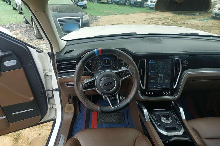 Used Zotye T800 2018 2.0T Automatic Luxury Connected 7-Seater Steering Wheel