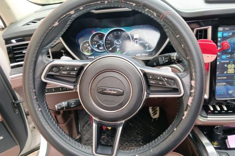 Used Zotye T800 2018 2.0T Automatic Prestige Smart Connectivity 7-Seater Steering Wheel