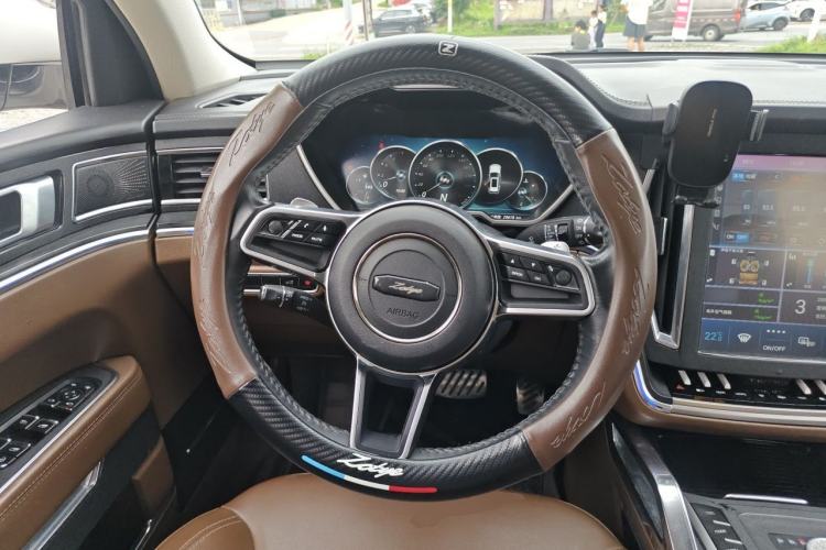 Used Zotye T800 2018 2.0T Automatic Luxury Connected 7-Seater Steering Wheel