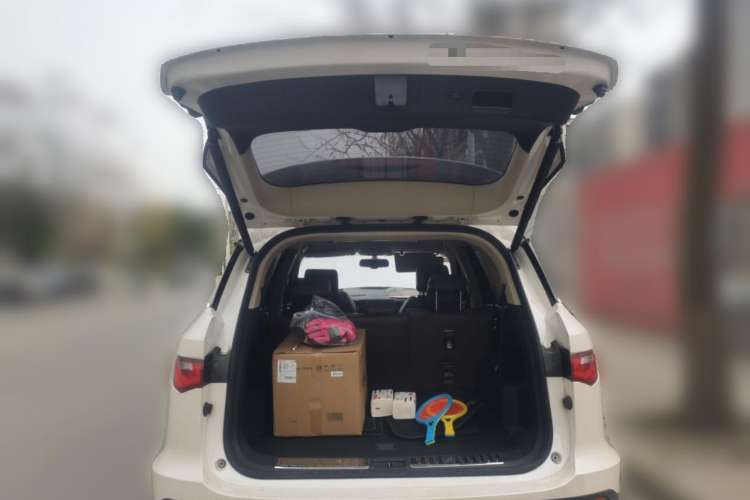 Used Zotye T800 2018 2.0T Automatic Flagship Smart Connectivity 7-Seater Trunk