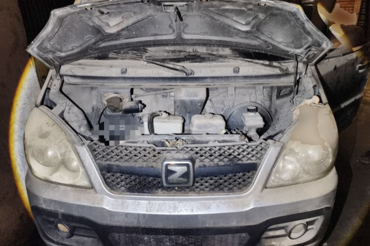Used Zotye V10 2012 1.2L Standard Version Engine Bay