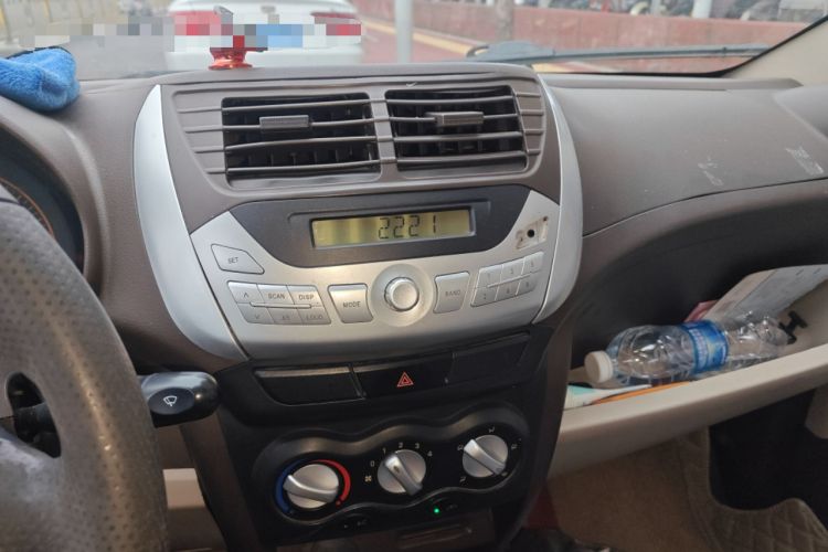 Used Zotye Z100 2013 1.0L Comfort Model Audio And AC Panel