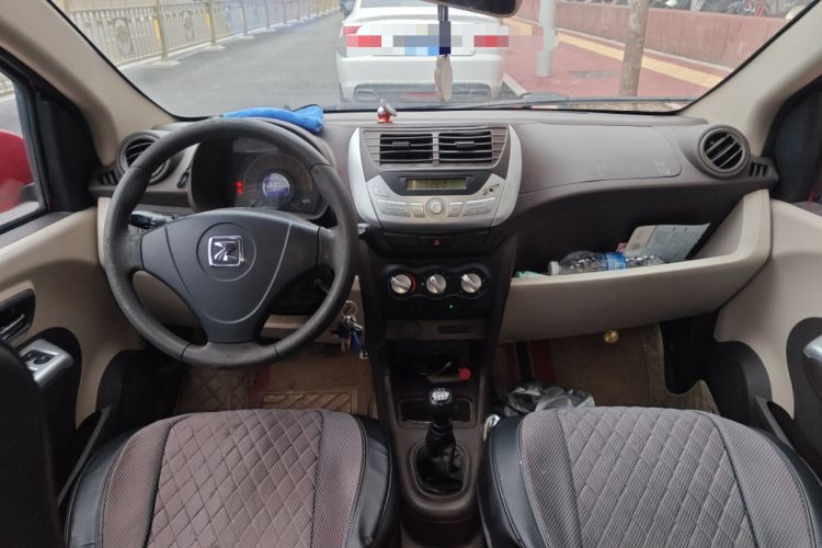 Used Zotye Z100 2013 1.0L Comfort Model Center Console