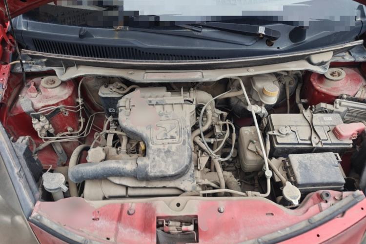 Used Zotye Z100 2013 1.0L Comfort Model Engine Bay