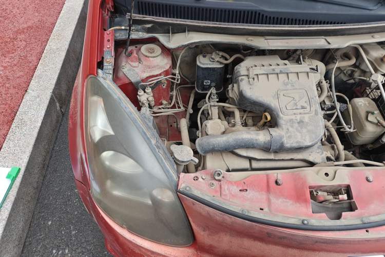 Used Zotye Z100 2013 1.0L Comfort Model Engine Bay Right
