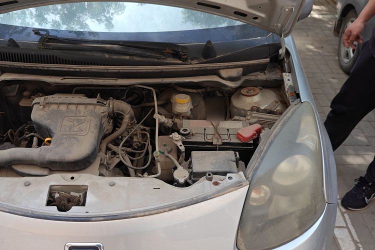 Used Zotye Z100 2013 1.0L Comfort Model Engine Bay Left