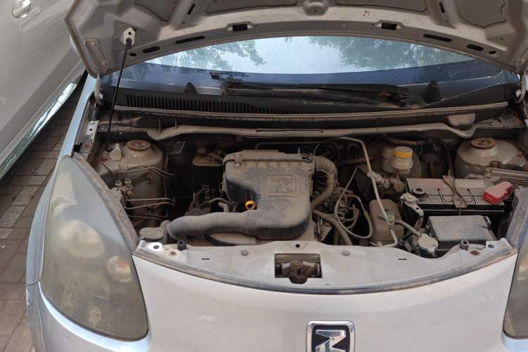 Used Zotye Z100 2013 1.0L Comfort Model Engine Bay Right