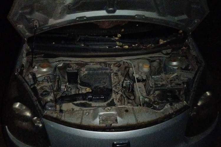 Used Zotye Z100 2013 1.0L Comfort Model Engine Bay
