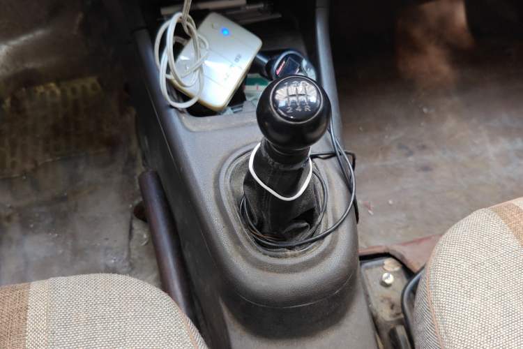 Used Zotye Z100 2013 1.0L Comfort Model Gear Lever