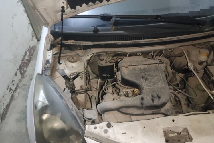 Used Zotye Z100 2013 1.0L Comfort Model Engine Bay Right