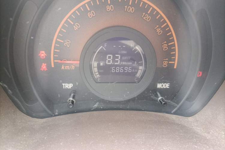 Used Zotye Z100 2013 1.0L Standard Version Odometer Close Up