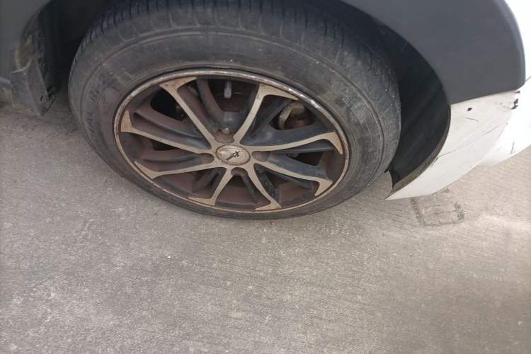 Used Zotye Z100 2013 1.0L Standard Version Right Front Wheel Hub