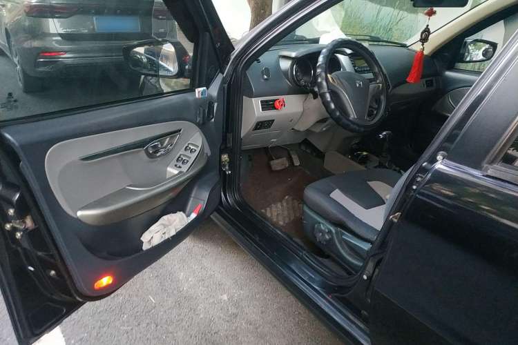 Used Zotye Z200HB 2011 1.5L Automatic Luxury Edition Driver Seat
