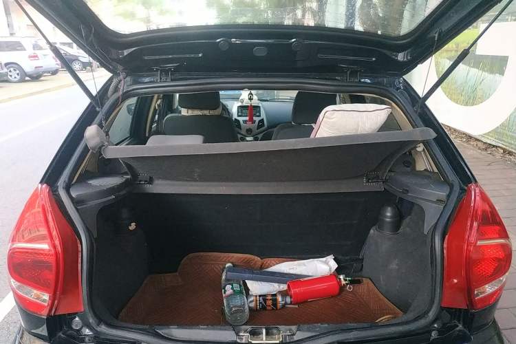 Used Zotye Z200HB 2011 1.5L Automatic Luxury Edition Trunk