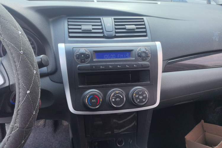 Used Zotye Z300 2012 1.5L Manual Elite Edition Audio And AC Panel