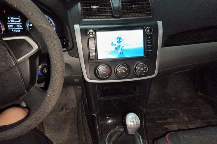 Used Zotye Z300 2012 1.5L Manual Elite Edition Audio And AC Panel
