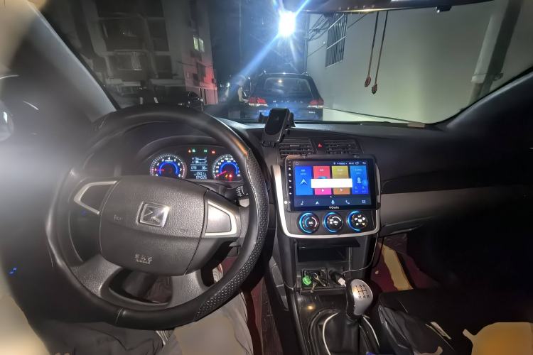 Used Zotye Z300 2012 1.5L Manual Elite Edition Center Console