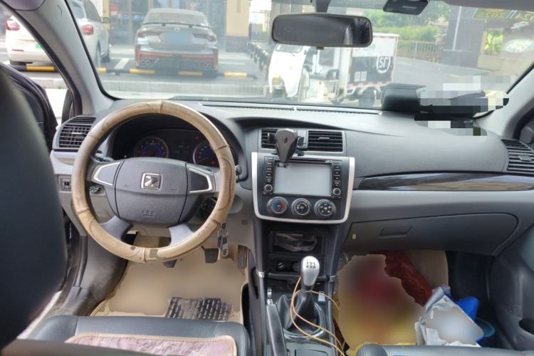 Used Zotye Z300 2012 1.5L Manual Comfort Edition Center Console