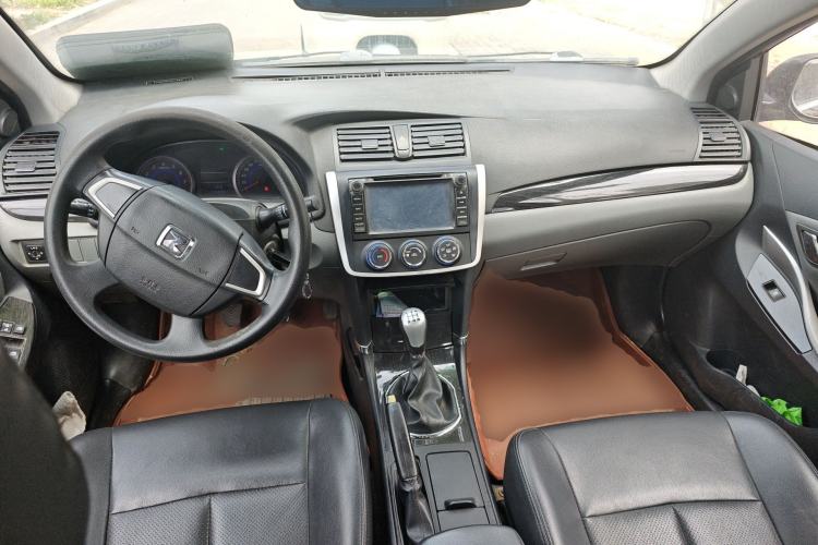 Used Zotye Z300 2012 1.5L Manual Elite Edition Center Console