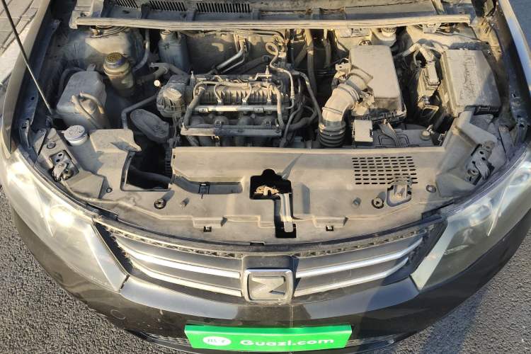 Used Zotye Z300 2012 1.5L Manual Luxury Version Engine Bay