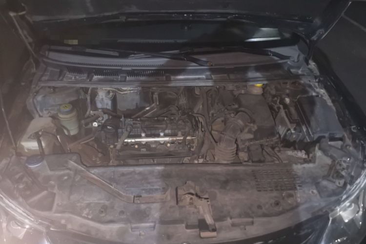 Used Zotye Z300 2012 1.5L Manual Elite Edition Engine Bay