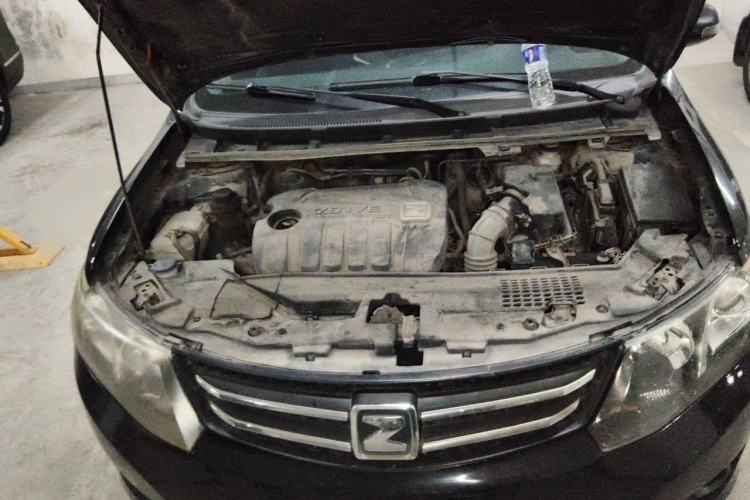Used Zotye Z300 2012 1.5L Manual Elite Edition Engine Bay