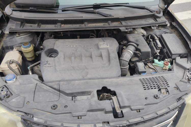 Used Zotye Z300 2012 1.5L Manual Comfort Edition Engine Bay