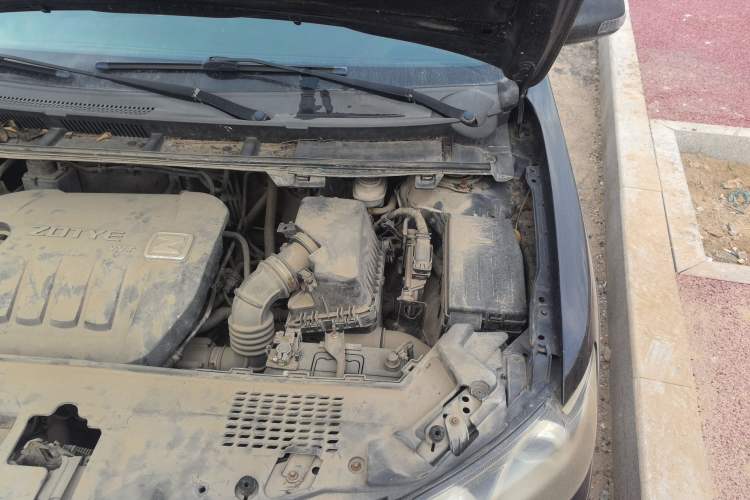 Used Zotye Z300 2012 1.5L Manual Elite Edition Engine Bay Left