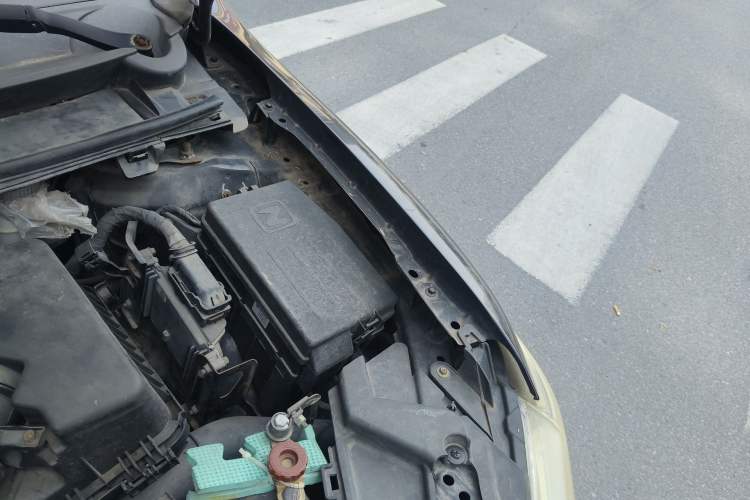 Used Zotye Z300 2012 1.5L Manual Comfort Edition Engine Bay Left
